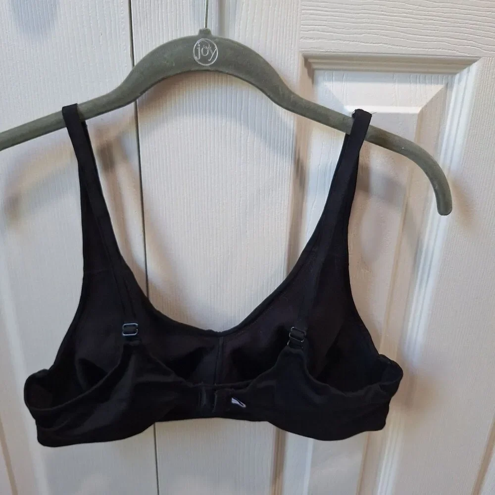 Jockey Smooth & Sleek Wirefree Molded Bra Black
Size: 38B - Picture 2 of 6
